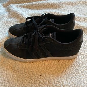 Women’s Adidas casual sneakers